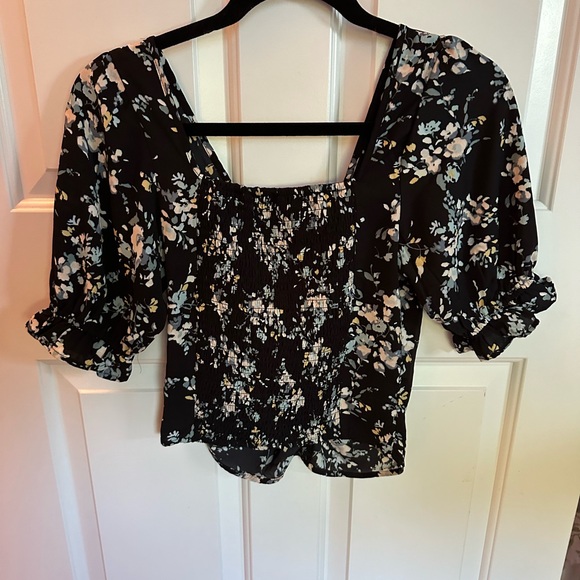 Abercrombie and Fitch Floral Blouse XS - Picture 2 of 4